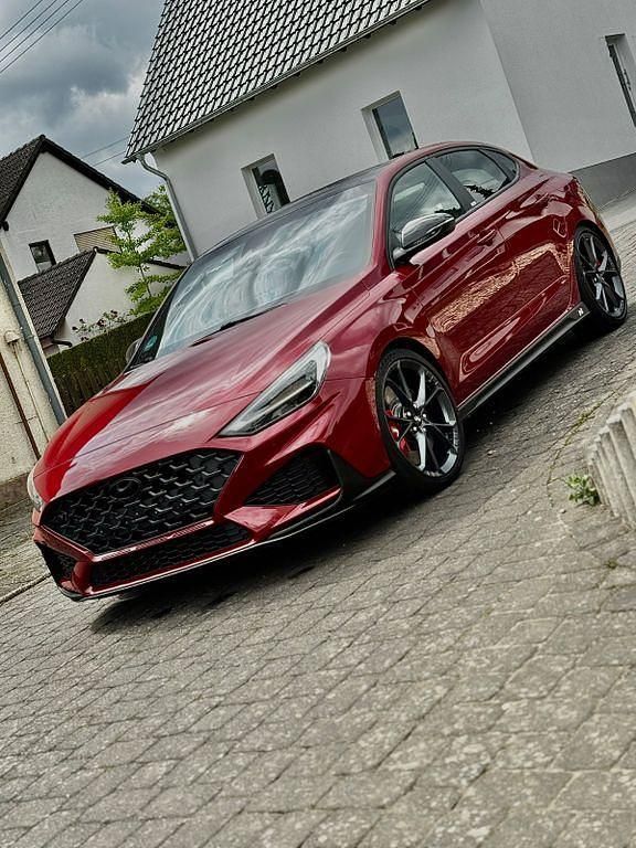 Rot Gebraucht 2021 Hyundai i30 N Performance Limousine | 28.500 € (Fairer Preis) - Bild 1/4