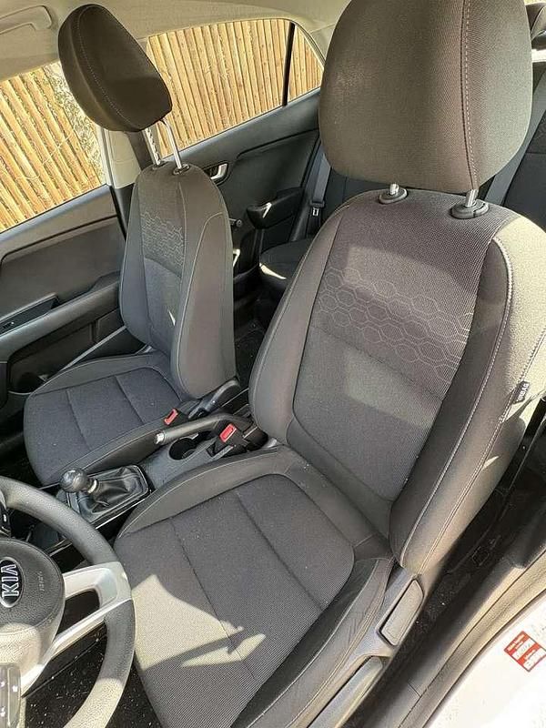 Gebraucht Kia Rio Edition 7 84 PS (61 kW) 2017 Weiß Limousine