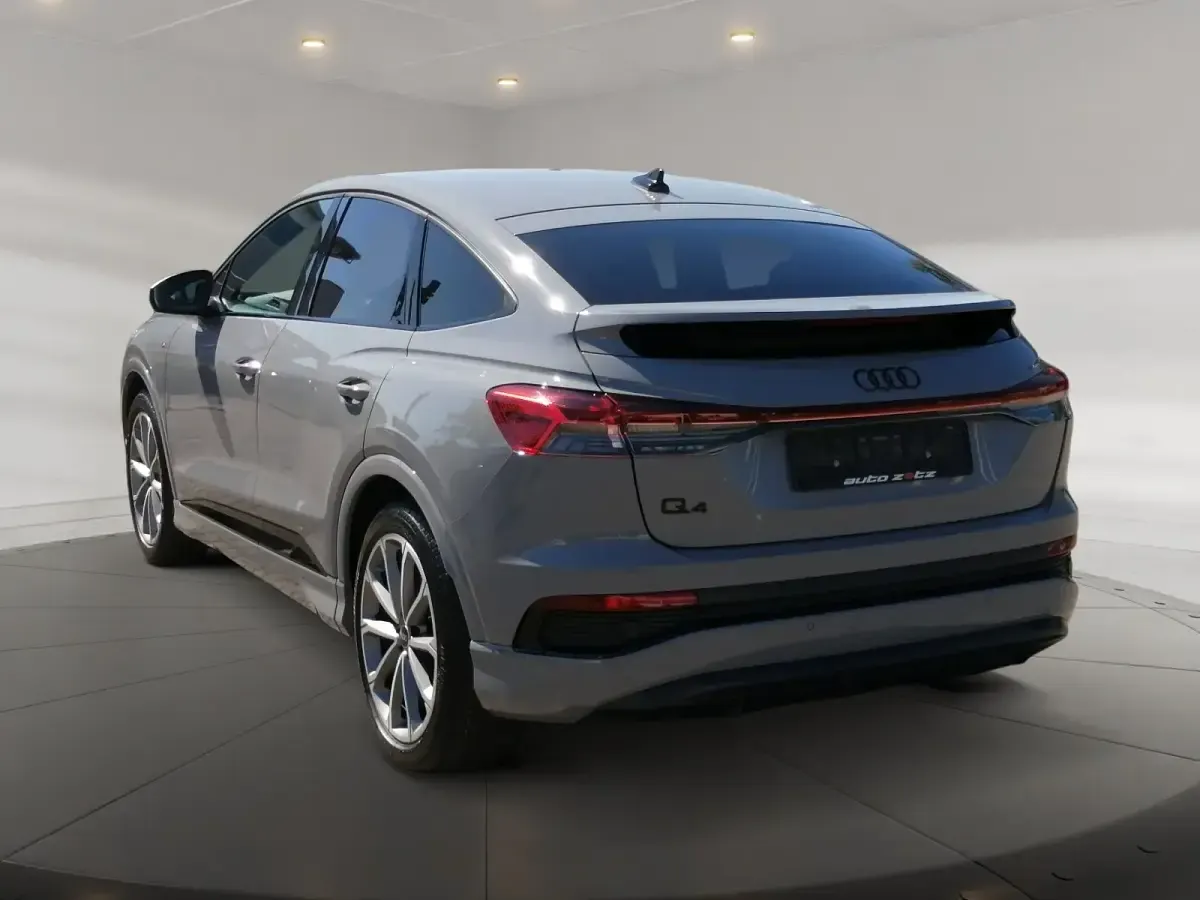 Gebraucht Audi Q4 Sportback e-tron Ambiente 150 kW (204 PS) 2024 Grau SUV