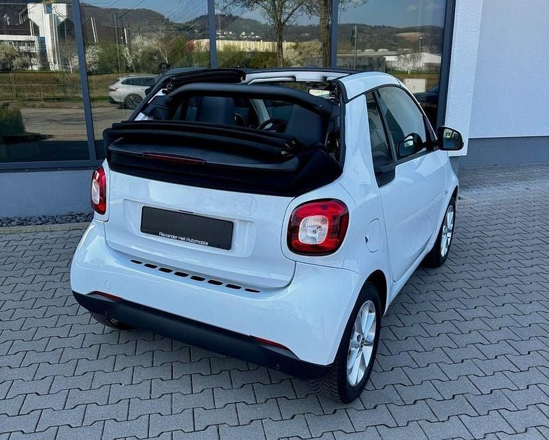 Gebraucht Smart ForTwo Cabrio Prime 71 PS (52 kW) 2016 Weiß Cabrio