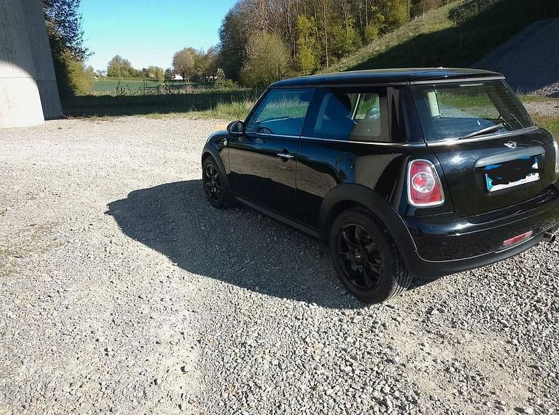 Usado Mini ONE 75 HP (55 kW) 2011 Preto Citadino