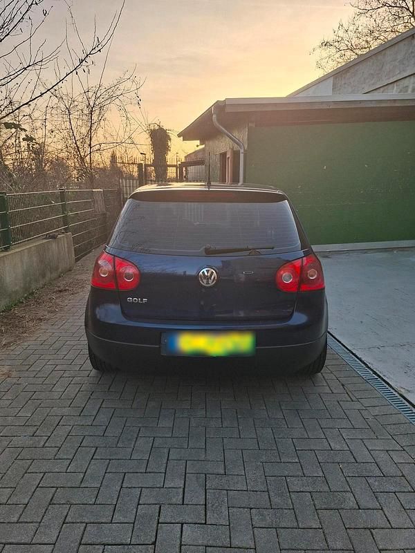 Gebraucht VW Golf V 80 PS (58 kW) 2008 Blau Kleinwagen
