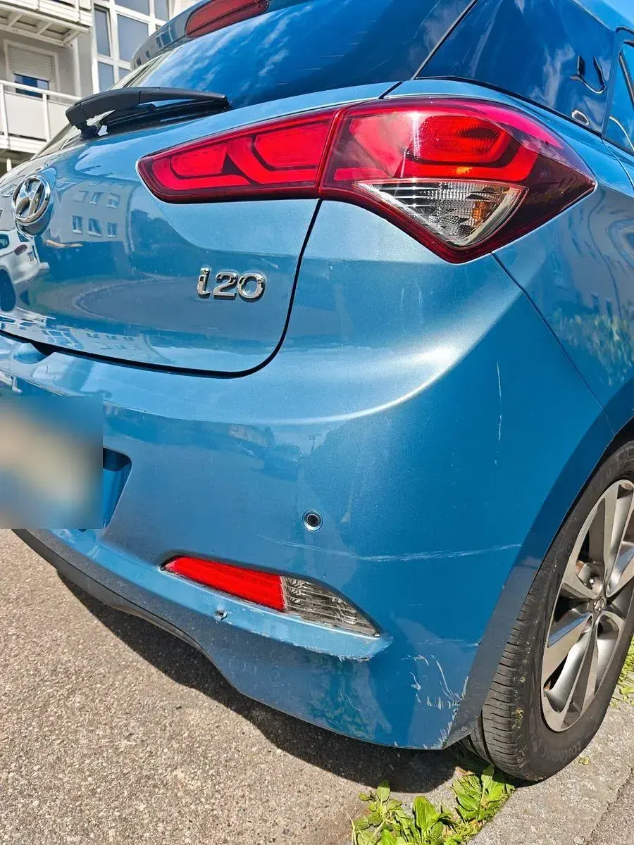 Gebraucht Hyundai i20 Style 75 PS (55 kW) 2015 Blau Kleinwagen
