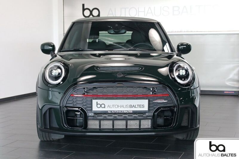 Second-hand Mini John Cooper Works 231 CP (169 kW) 2023 Verde Hatchback