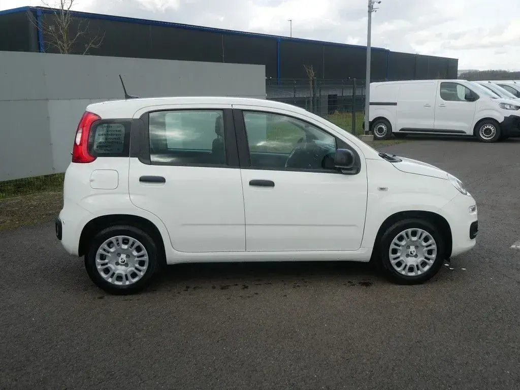 Neu Fiat Panda Icon 65 PS (47 kW) 2026 Schwarz Kleinwagen