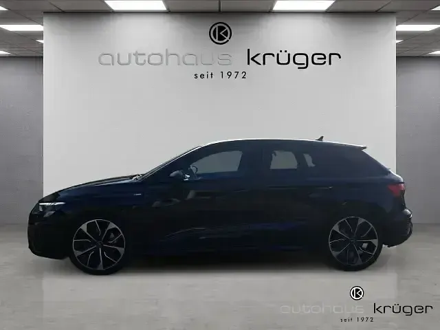 Gebraucht Audi A3 S-Line 150 PS (110 kW) 2023 Mythosschwarz metallic Limousine