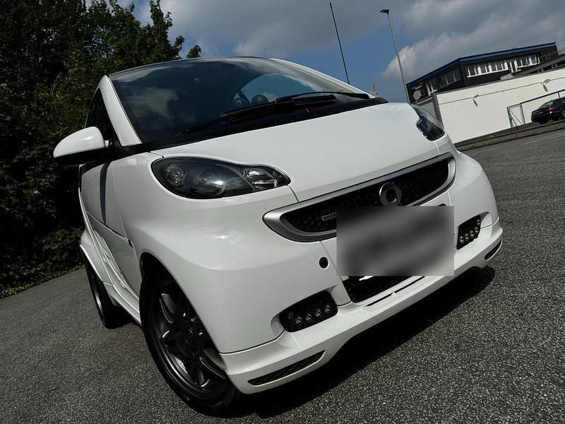 Weiß Gebraucht 2012 Smart ForTwo Coupé Brabus Xclusive Coupé | 11.500 € - Bild 1/4
