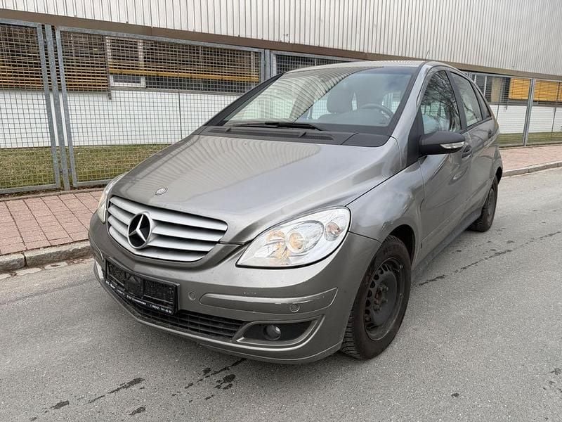 Gebraucht Mercedes B170 116 PS (85 kW) 2006 Braun Van / Kleinbus