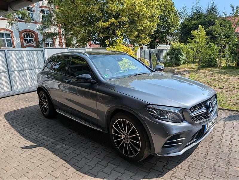 Grau Gebraucht 2018 Mercedes GLC43 AMG AMG SUV | 30.198 € (Superpreis) - Bild 1/4