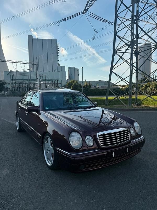 Andere farben Gebraucht 1998 Mercedes E430 AMG Limousine | 7.499 € - Bild 1/4