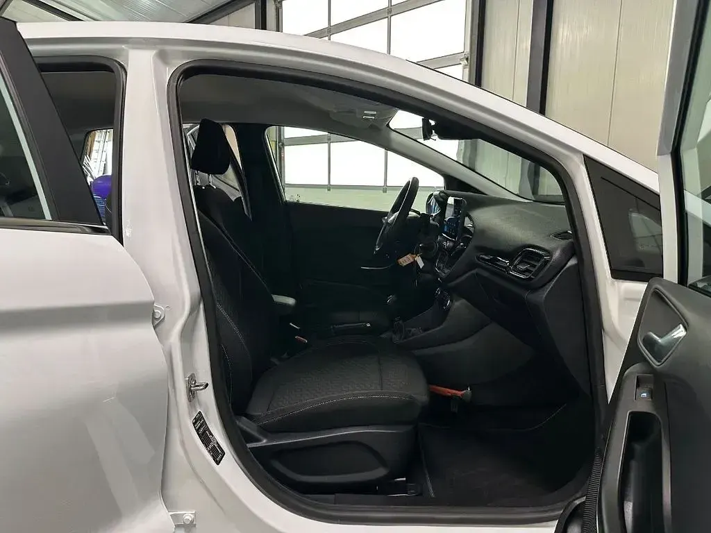 Gebraucht Ford Fiesta Titanium 101 PS (74 kW) 2022 Weiß Limousine