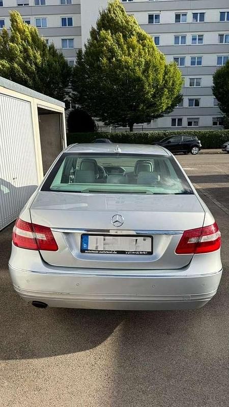 Gebraucht Mercedes E200 Elegance 184 PS (135 kW) 2012 Silber Limousine