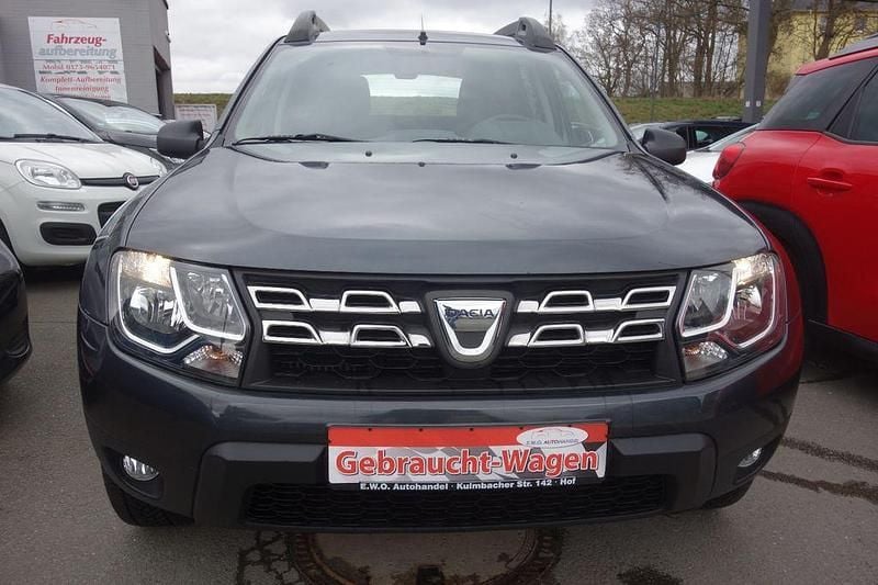 Gebraucht Dacia Duster Lauréate 125 PS (91 kW) 2015 Grau SUV