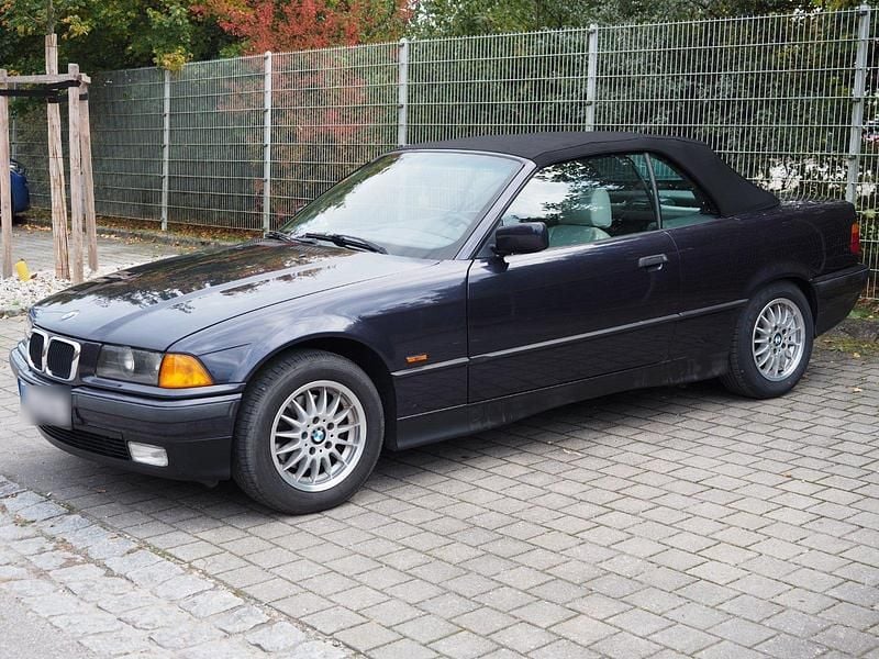 Gebraucht BMW 320 Cabriolet 150 PS (110 kW) 1997 Violet Cabrio