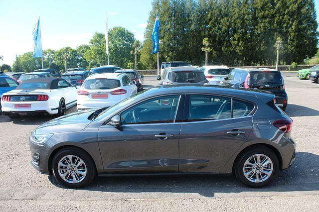 Grau Gebraucht 2023 Ford Focus Titanium Limousine | 21.990 € (Guter Preis) - Bild 1/4