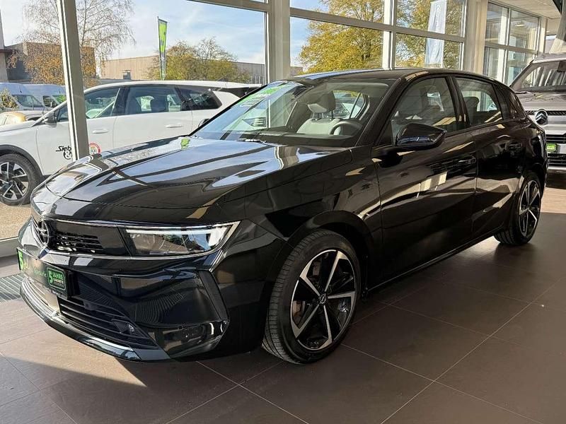 Gebraucht Opel Astra Edition 181 PS (133 kW) 2022 Diamant schwarz/karbon schwarz Limousine