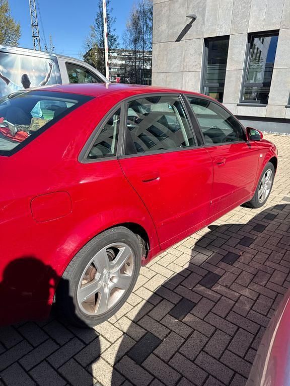 Gebraucht Audi A4 102 PS (75 kW) 2001 Rot Limousine