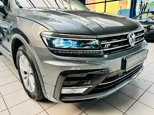 Gebraucht VW Tiguan Highline 180 PS (132 kW) 2017 Indiumgrau metallic SUV