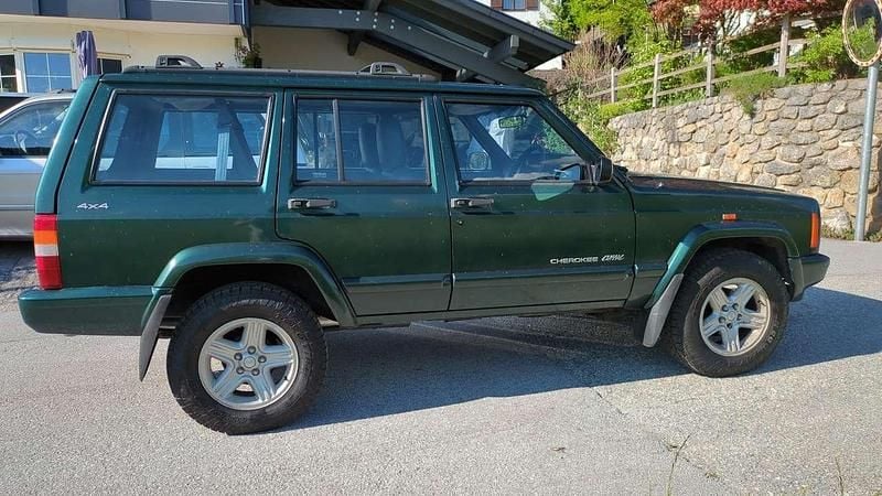 Gebraucht Jeep Cherokee Limited 173 PS (127 kW) 2000 SUV