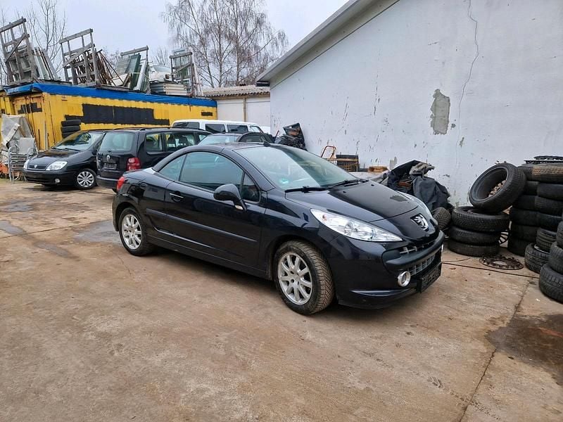 Schwarz Gebraucht 2007 Peugeot 207 CC Cabrio | 1.800 € (Superpreis) - Bild 1/4