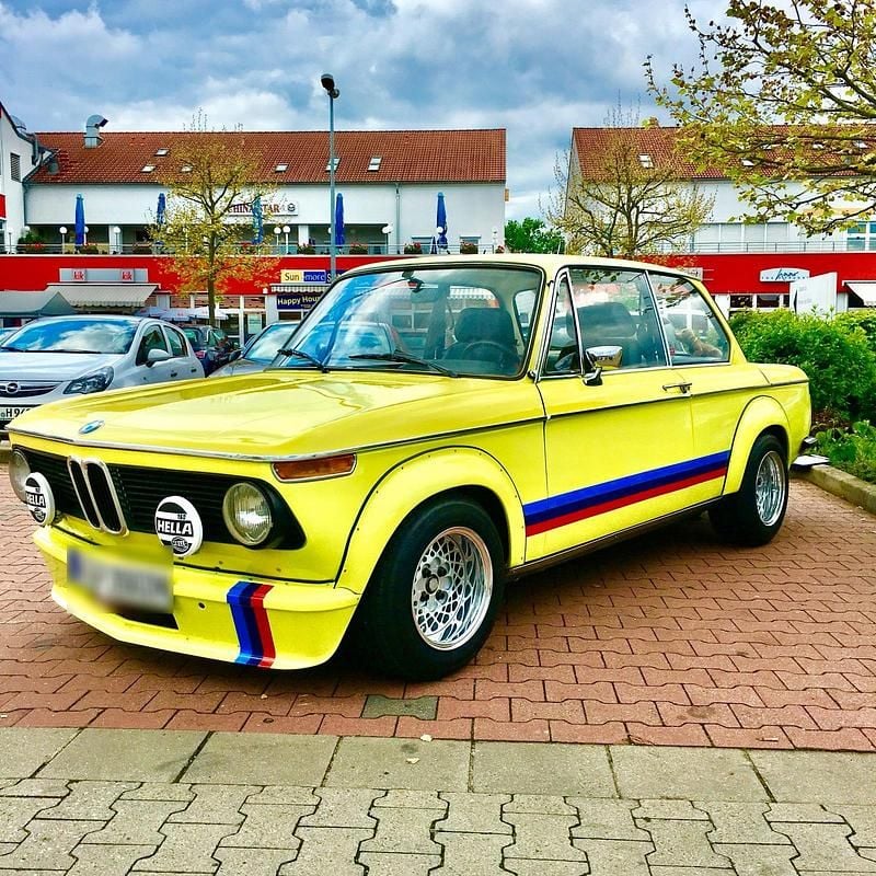 Gelb Gebraucht 2024 BMW 2002 Limousine | 28.000 € - Bild 1/4