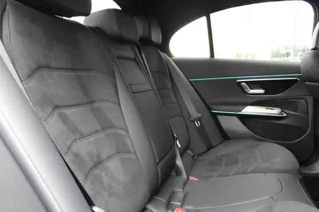 Gebraucht Mercedes E200 AMG 204 PS (150 kW) 2025 Grau Limousine