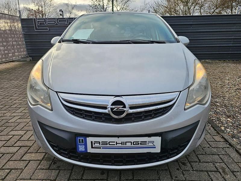 Gebraucht Opel Corsa Edition 101 PS (74 kW) 2012 Silber Limousine