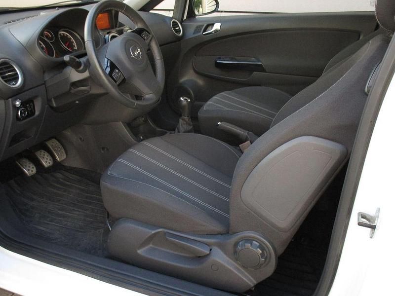 Gebraucht Opel Corsa Color Edition 120 PS (88 kW) 2014 Weiß Kleinwagen