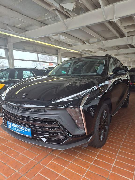 Neu DFSK Forthing 5 177 PS (130 kW) 2026 Schwarz SUV