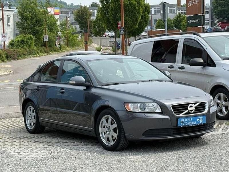 Gebraucht Volvo S40 Kinetic 114 PS (83 kW) 2010 Grau Limousine