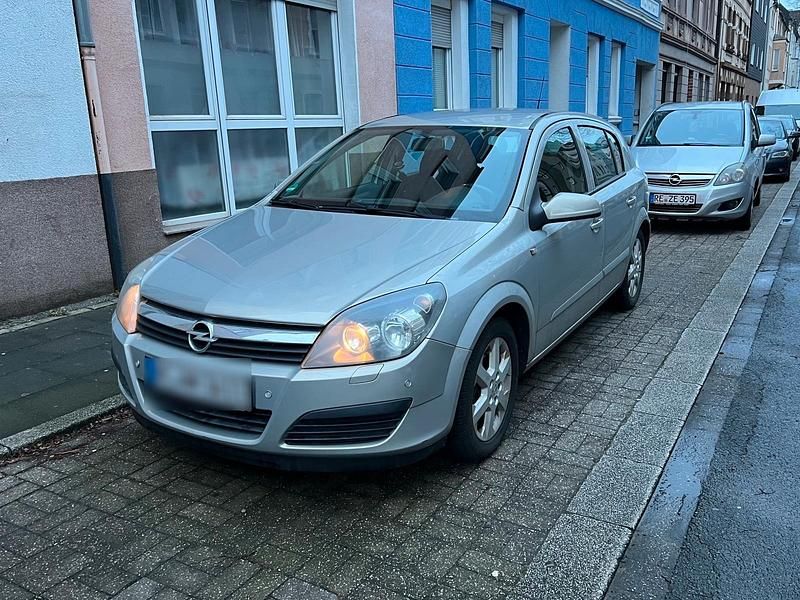 Gebraucht Opel Astra 125 PS (91 kW) 2005 Silber Limousine