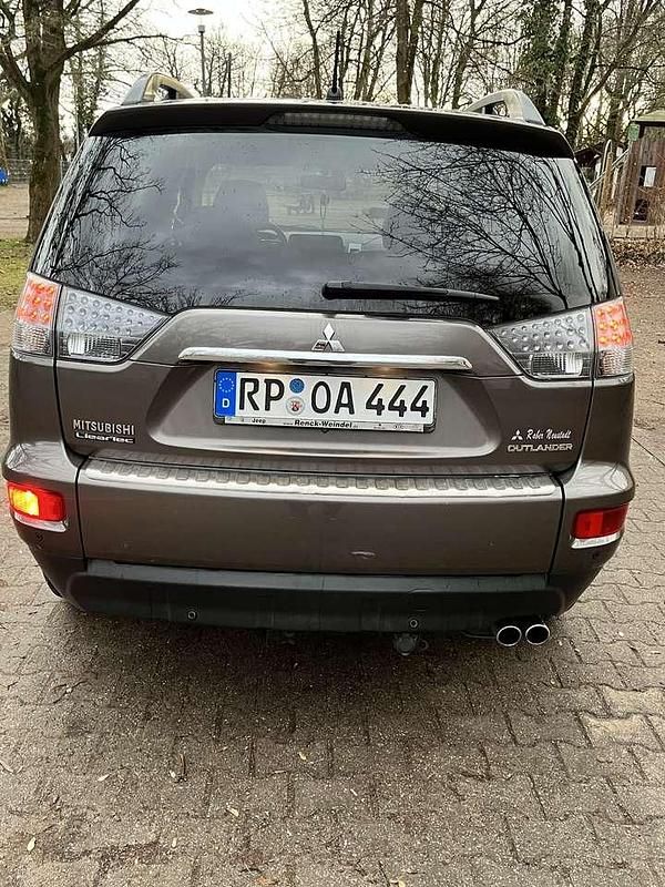 Gebraucht Mitsubishi Outlander Inform 177 PS (130 kW) 2011 SUV