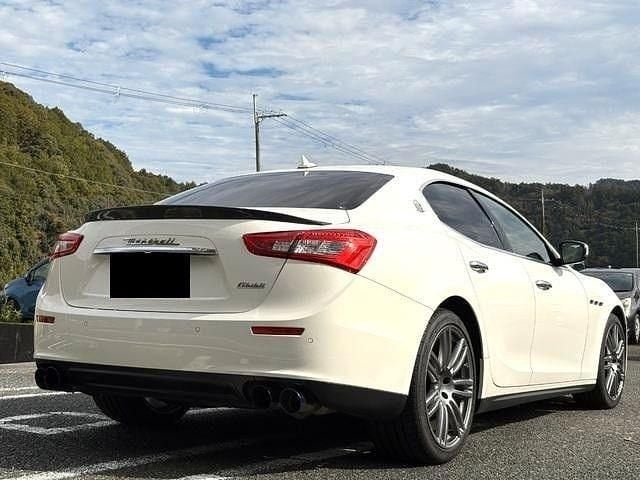 Gebraucht Maserati Ghibli 349 PS (256 kW) 2017 Weiß Limousine