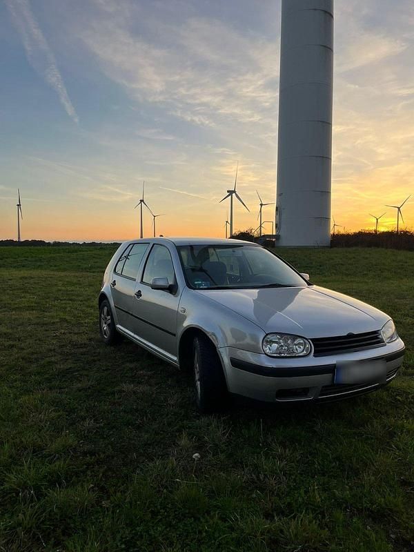 Gebraucht VW Golf IV 101 PS (74 kW) 2002 Silber Kleinwagen