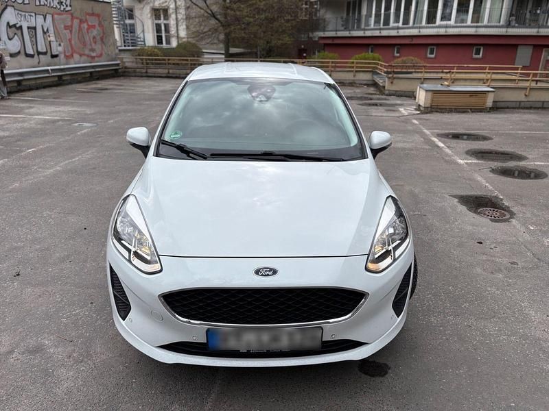 Gebraucht Ford Fiesta Trend 101 PS (74 kW) 2019 Weiß Kleinwagen