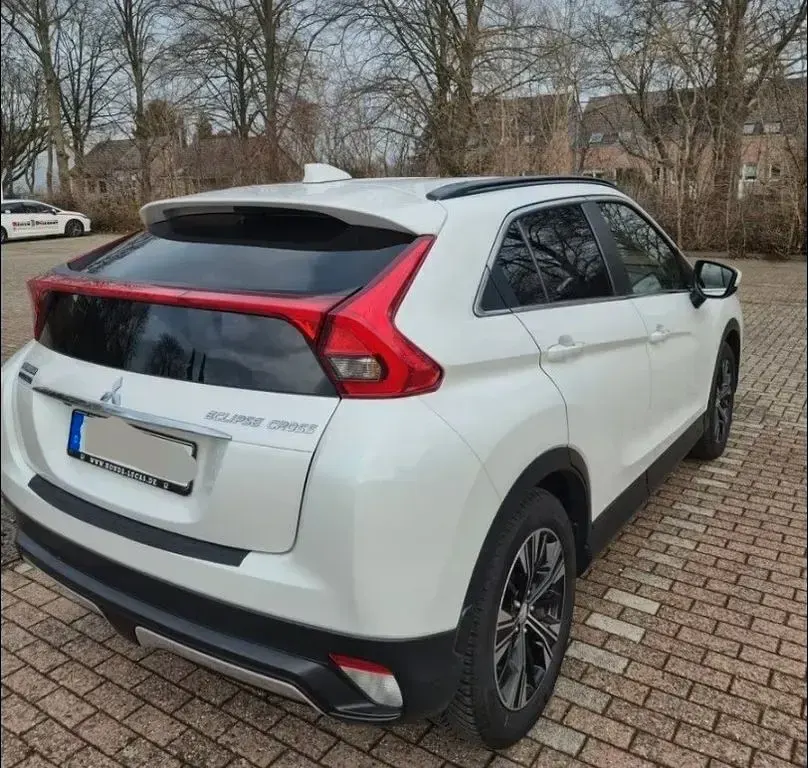 Gebraucht Mitsubishi Eclipse Cross Basis 163 PS (119 kW) 2019 Weiß SUV