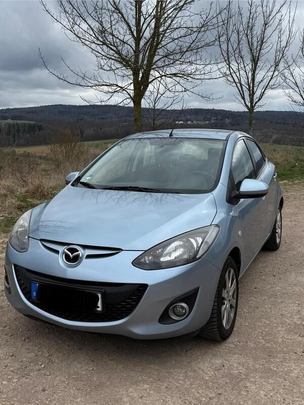 Blau Gebraucht 2012 Mazda 2 Edition Limousine | 4.000 € (Guter Preis) - Bild 1/4