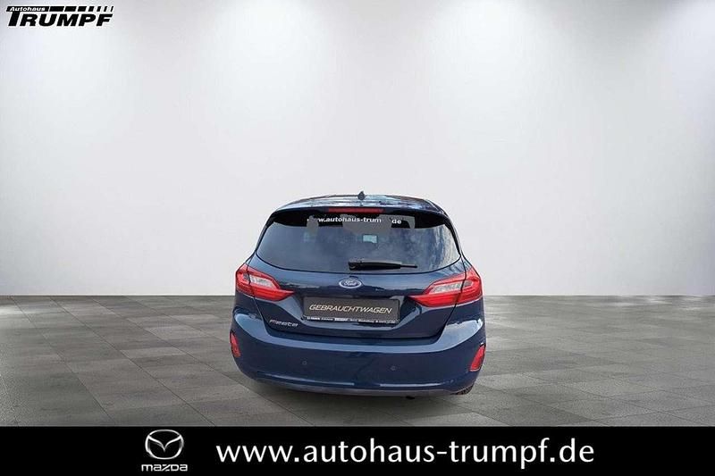 Gebraucht Ford Fiesta Titanium 101 PS (74 kW) 2018 Blazerblau Kleinwagen