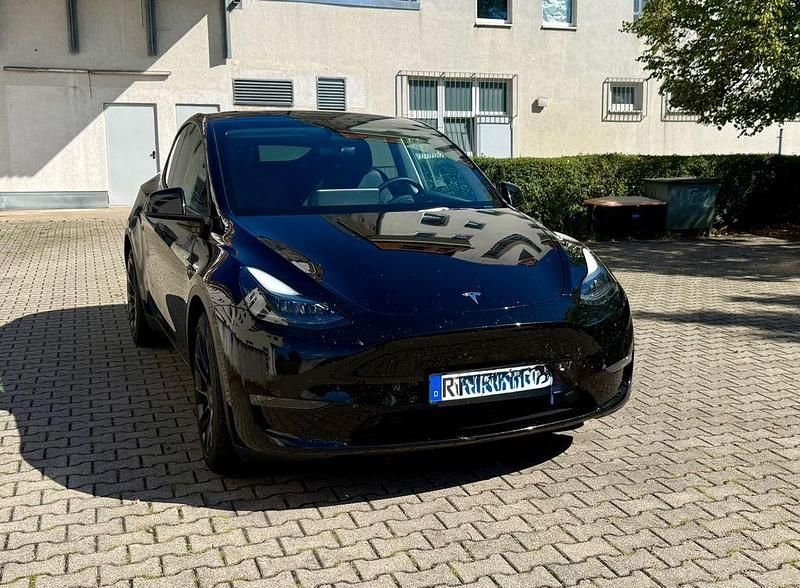 Schwarz Gebraucht 2022 Tesla Model Y Long Range AWD SUV | 40.699 € (Teuer) - Bild 1/4