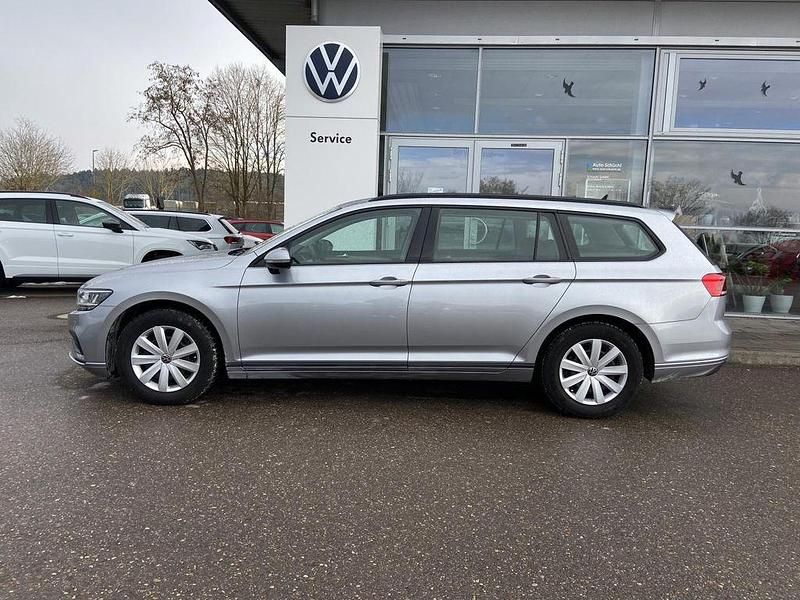 Gebraucht VW Passat 150 PS (110 kW) 2022 Silber Kombi