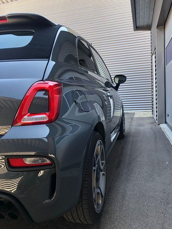 Usado Abarth 595C 145 HP (106 kW) 2017 Cinzento Cabrios