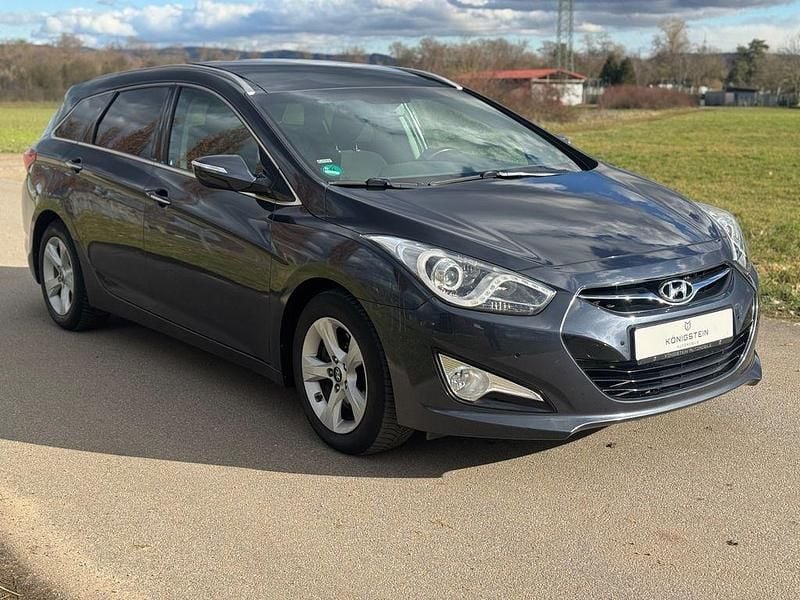 Gebraucht Hyundai i40 141 PS (103 kW) 2015 Blau Kombi