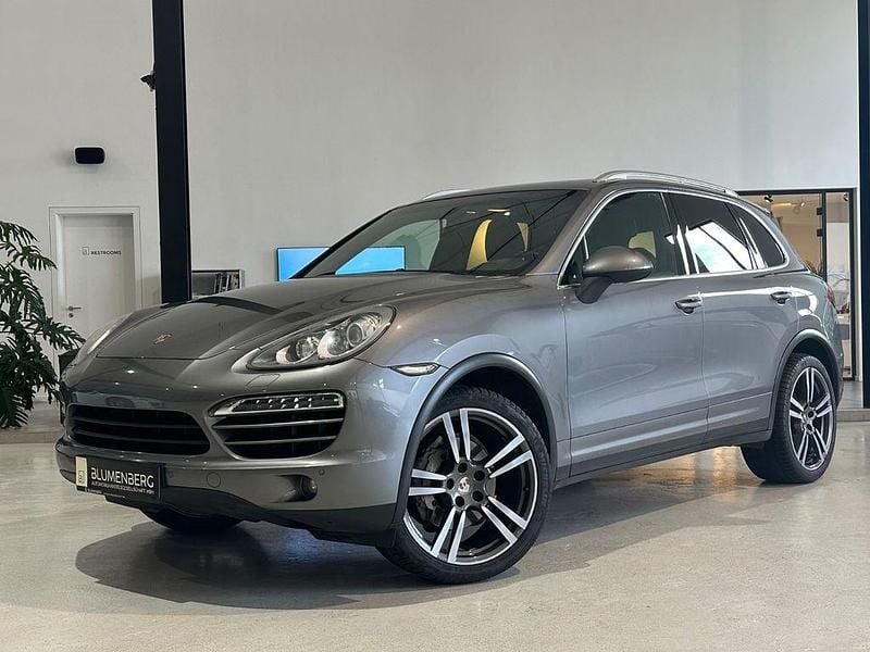 Grau Gebraucht 2012 Porsche Cayenne SUV | 15.980 € (Teuer) - Bild 1/4