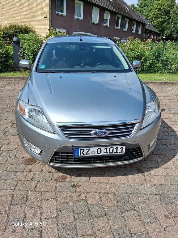 Gebraucht Ford Mondeo Ghia 145 PS (106 kW) 2009 Silber Limousine