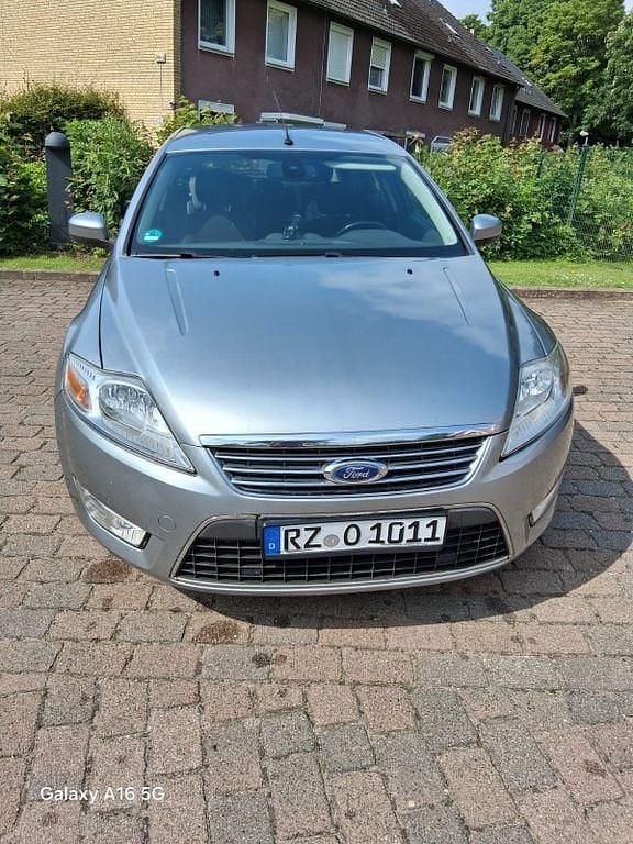 Silber Gebraucht 2009 Ford Mondeo Ghia Limousine | 3.490 € (Fairer Preis) - Bild 1/4