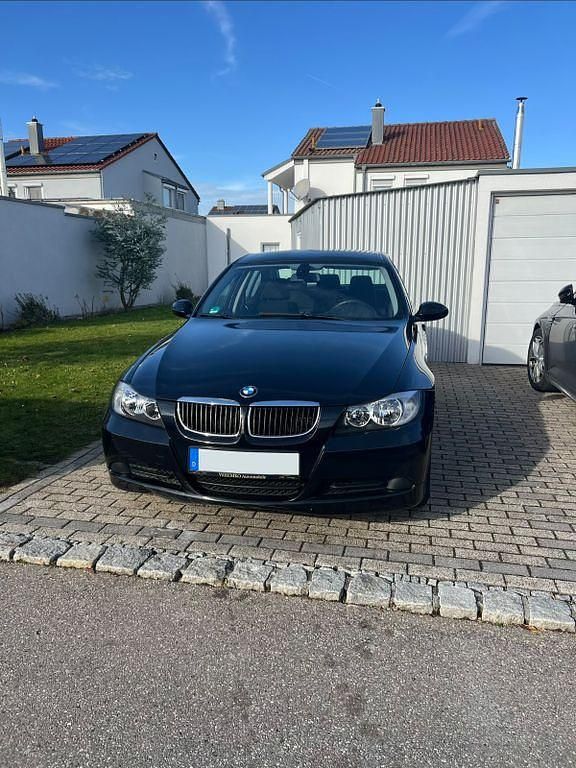 Schwarz Gebraucht 2005 BMW 320 Limousine | 4.500 € (Fairer Preis) - Bild 1/4