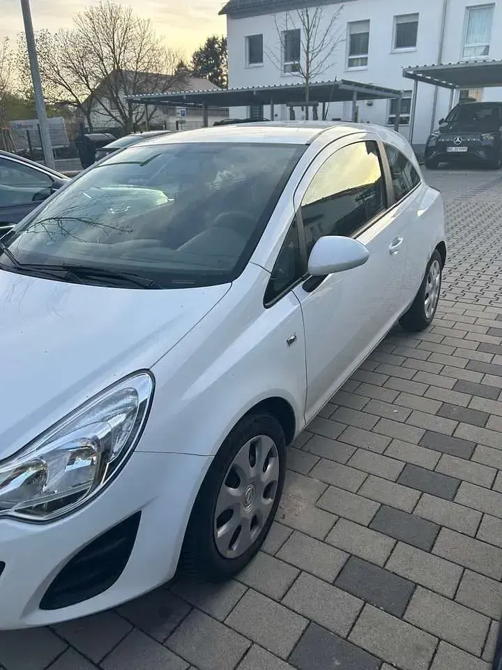 Gebraucht Opel Corsa Edition 86 PS (63 kW) 2013 Weiß Kleinwagen