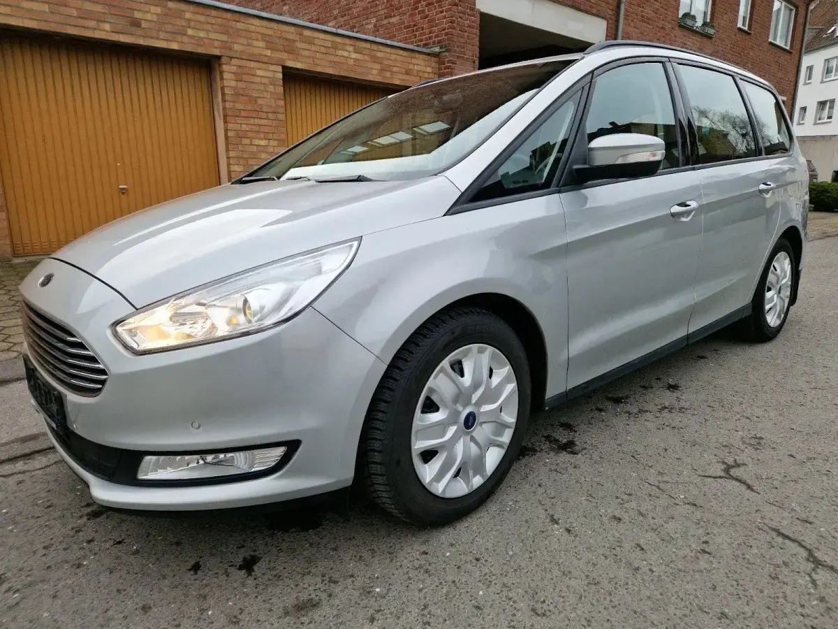 Gebraucht Ford Galaxy Trend 120 PS (88 kW) 2016 Silber Van / Kleinbus