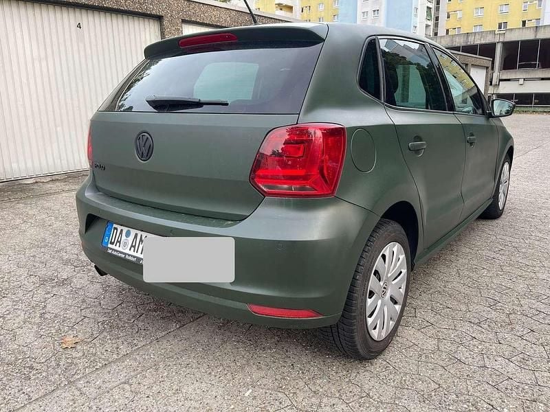 Gebraucht VW Polo Comfortline 90 PS (66 kW) 2015 Grün Kleinwagen