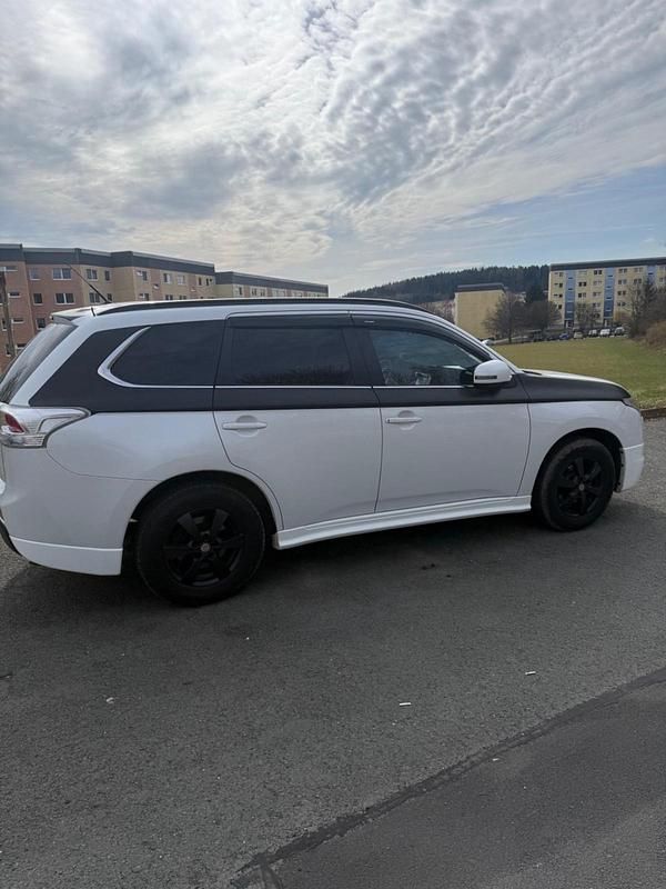 Gebraucht Mitsubishi Outlander 150 PS (110 kW) 2013 Weiß SUV